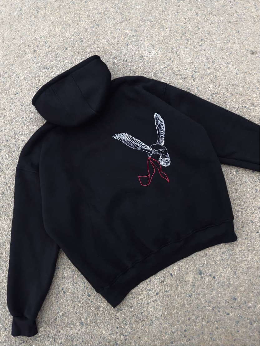Attack on titan Oversized Hoodie ( مطروزة من الأمام و الظهر 🪡)