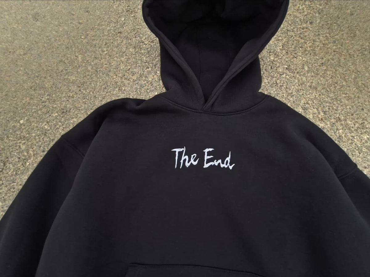 Attack on titan Oversized Hoodie ( مطروزة من الأمام و الظهر 🪡)